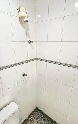 Apartamento à venda com 290m², 5 quartos e 4 vagas Apartamento à venda com 290m², 5 quartos e 4 vagasBanheiro de serviço