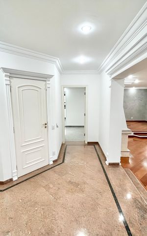 Apartamento à venda com 290m², 5 quartos e 4 vagas Apartamento à venda com 290m², 5 quartos e 4 vagasEntrada
