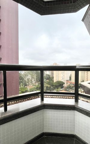 Apartamento à venda com 290m², 5 quartos e 4 vagas Apartamento à venda com 290m², 5 quartos e 4 vagasQuarto 3 - Suíte Varanda