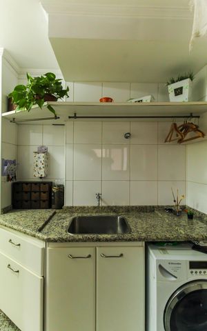 Apartamento à venda com 140m², 2 quartos e 3 vagas Apartamento à venda com 140m², 2 quartos e 3 vagasÁrea de Serviço