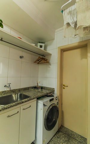 Apartamento à venda com 140m², 2 quartos e 3 vagas Apartamento à venda com 140m², 2 quartos e 3 vagasÁrea de Serviço