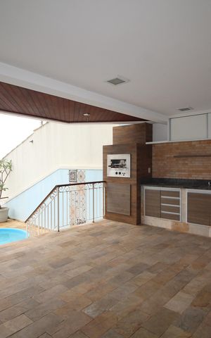 Casa à venda com 125m², 4 quartos e 2 vagasChurrasqueira