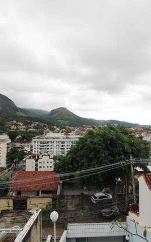 Casa à venda com 125m², 4 quartos e 2 vagasSala - Vista