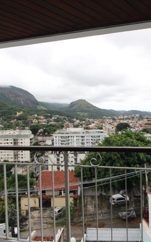 Casa à venda com 125m², 4 quartos e 2 vagasQuarto 4 - Varanda