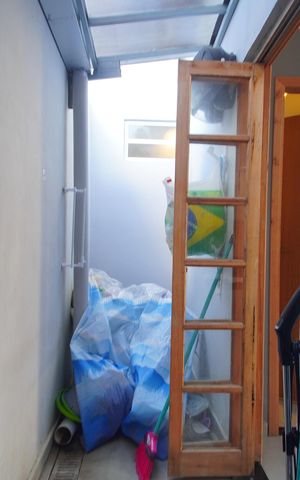 Casa à venda com 80m², 2 quartos e 1 vagaÁrea de Serviço