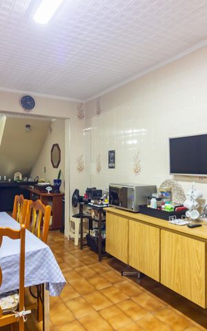 Casa à venda com 185m², 3 quartos e 2 vagas
