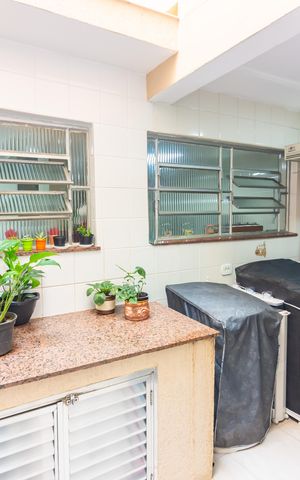 Casa à venda com 185m², 3 quartos e 2 vagas