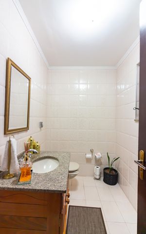 Casa à venda com 185m², 3 quartos e 2 vagas