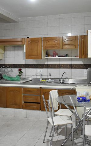 Casa à venda com 120m², 2 quartos e 2 vagasCozinha