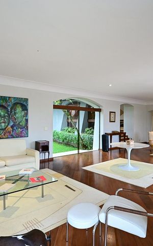 Casa à venda com 1406m², 4 quartos e 4 vagasSala