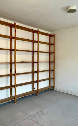 Casa à venda com 206m², 4 quartos e 2 vagas Casa à venda com 206m², 4 quartos e 2 vagasEdícula