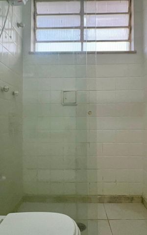 Casa à venda com 206m², 4 quartos e 2 vagas Casa à venda com 206m², 4 quartos e 2 vagasBanheiro