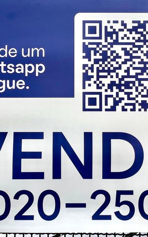 Casa à venda com 206m², 4 quartos e 2 vagas Casa à venda com 206m², 4 quartos e 2 vagasPlaca