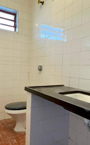 Casa à venda com 206m², 4 quartos e 2 vagas Casa à venda com 206m², 4 quartos e 2 vagasBanheiro da Edícula
