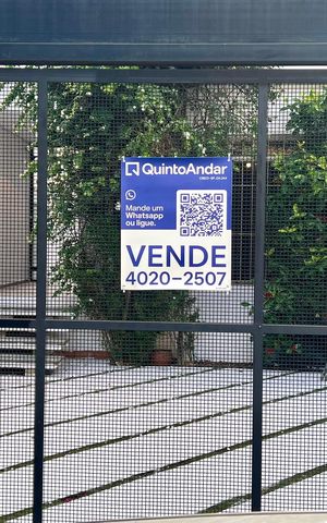 Casa à venda com 206m², 4 quartos e 2 vagas Casa à venda com 206m², 4 quartos e 2 vagasFachada