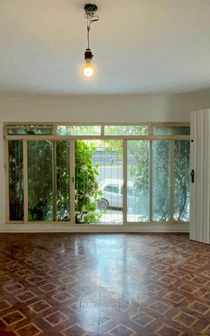Casa à venda com 206m², 4 quartos e 2 vagas Casa à venda com 206m², 4 quartos e 2 vagasSala