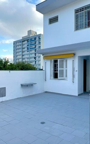 Casa à venda com 206m², 4 quartos e 2 vagas Casa à venda com 206m², 4 quartos e 2 vagasQuintal
