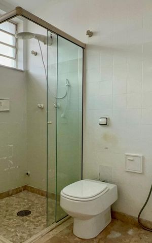 Casa à venda com 206m², 4 quartos e 2 vagas Casa à venda com 206m², 4 quartos e 2 vagasBanheiro da Suíte