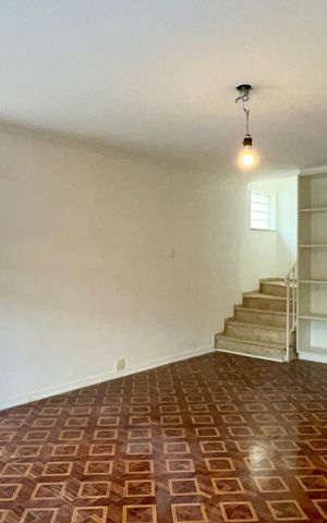 Casa à venda com 206m², 4 quartos e 2 vagas Casa à venda com 206m², 4 quartos e 2 vagasSala