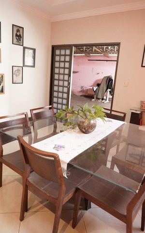 Casa à venda com 300m², 3 quartos e 3 vagas
