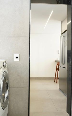 Apartamento à venda com 143m², 4 quartos e 3 vagas Apartamento à venda com 143m², 4 quartos e 3 vagasÁrea de Serviço