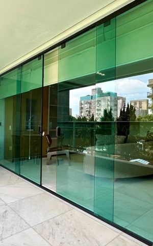 Apartamento à venda com 181m², 4 quartos e 3 vagas Apartamento à venda com 181m², 4 quartos e 3 vagasVaranda
