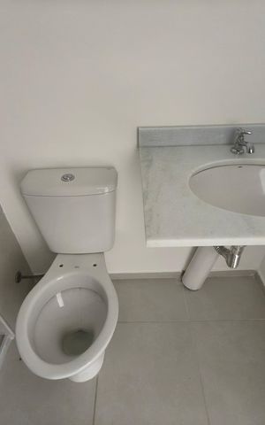 Apartamento à venda com 64m², 2 quartos e 1 vaga Apartamento à venda com 64m², 2 quartos e 1 vagaBanheiro Social