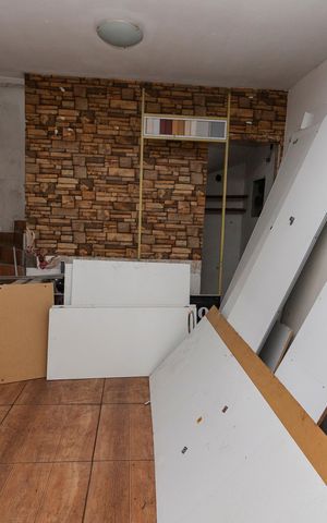 Casa à venda com 300m², 6 quartos e 3 vagas Casa à venda com 300m², 6 quartos e 3 vagasSala Casa 2