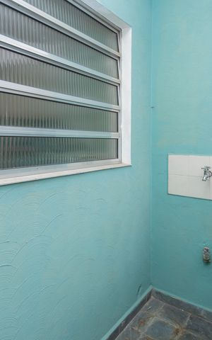Casa à venda com 180m², 4 quartos e 2 vagasÁrea de serviço - Edícula