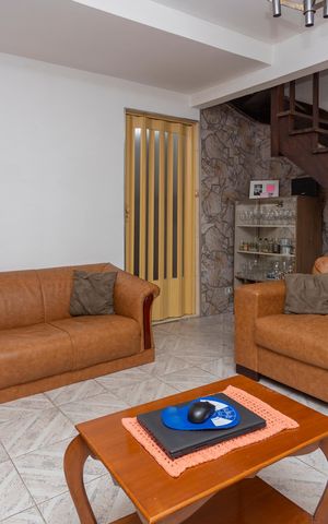 Casa à venda com 180m², 4 quartos e 2 vagasSala