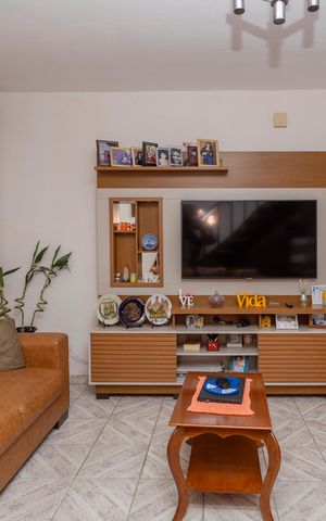 Casa à venda com 180m², 4 quartos e 2 vagasSala
