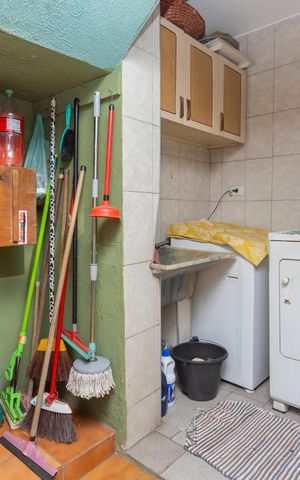 Casa à venda com 180m², 4 quartos e 2 vagasÁrea de Serviço