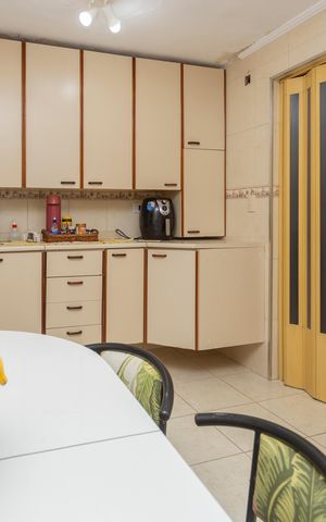 Casa à venda com 180m², 4 quartos e 2 vagasCozinha