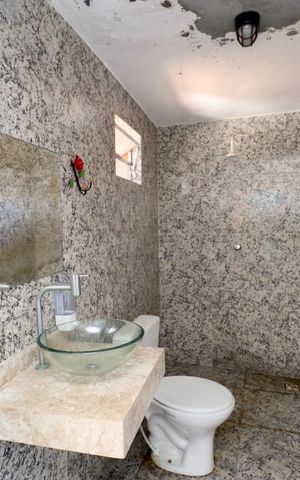 Casa para alugar com 350m², 5 quartos e 2 vagasBanheiro piscina 