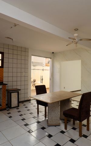 Casa para alugar com 350m², 5 quartos e 2 vagasCozinha