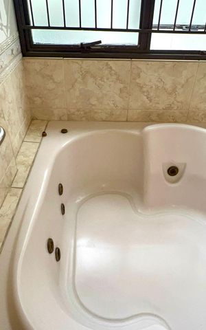 Apartamento à venda com 107m², 3 quartos e 1 vaga Apartamento à venda com 107m², 3 quartos e 1 vagaBanheiro da Suíte