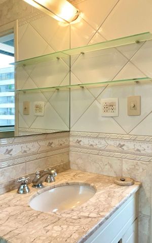 Apartamento à venda com 107m², 3 quartos e 1 vaga Apartamento à venda com 107m², 3 quartos e 1 vagaBanheiro da Suíte