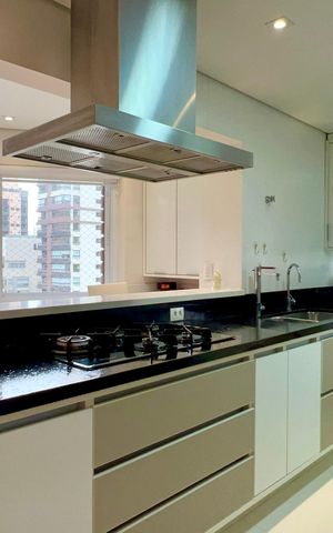 Apartamento à venda com 150m², 3 quartos e 2 vagas Apartamento à venda com 150m², 3 quartos e 2 vagasCozinha