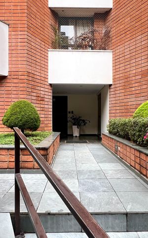 Apartamento à venda com 150m², 3 quartos e 2 vagas Apartamento à venda com 150m², 3 quartos e 2 vagasEntrada