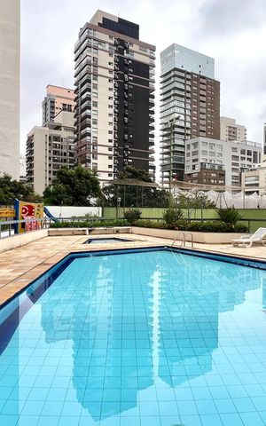 Apartamento à venda com 150m², 3 quartos e 2 vagas Apartamento à venda com 150m², 3 quartos e 2 vagasPiscina