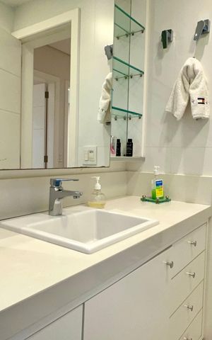 Apartamento à venda com 150m², 3 quartos e 2 vagas Apartamento à venda com 150m², 3 quartos e 2 vagasBanheiro