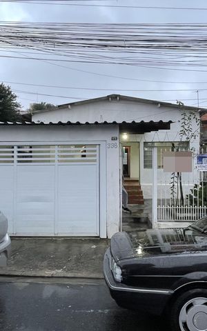 Casa à venda com 320m², 3 quartos e 2 vagas Casa à venda com 320m², 3 quartos e 2 vagasFachada+Placa