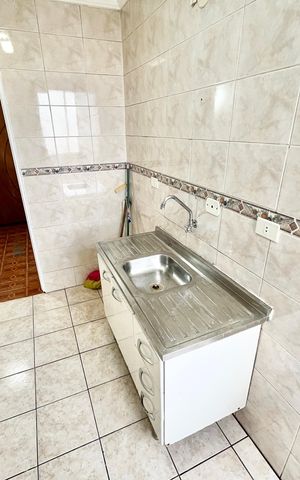 Apartamento para alugar com 60m², 2 quartos e 1 vaga Apartamento para alugar com 60m², 2 quartos e 1 vagaCozinha e Área de Serviço