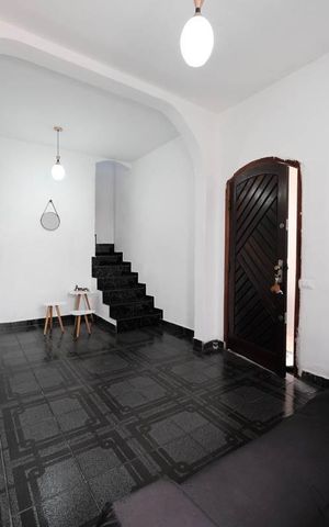 Casa à venda com 138m², 2 quartos e 1 vagaSala