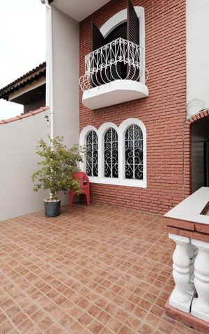 Casa à venda com 138m², 2 quartos e 1 vagaÁrea externa
