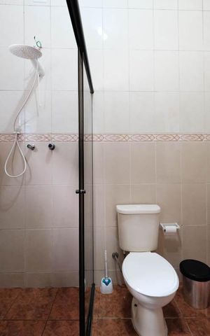 Casa à venda com 138m², 2 quartos e 1 vagaBanheiro