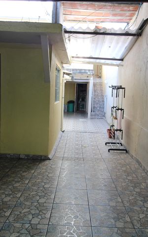 Casa à venda com 161m², 4 quartos e 2 vagasgaragem