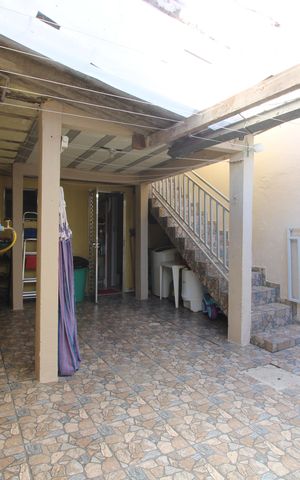 Casa à venda com 161m², 4 quartos e 2 vagasQuintal