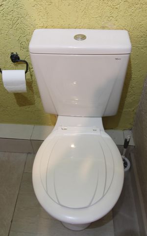 Casa à venda com 161m², 4 quartos e 2 vagasBanheiro da Suíte externa