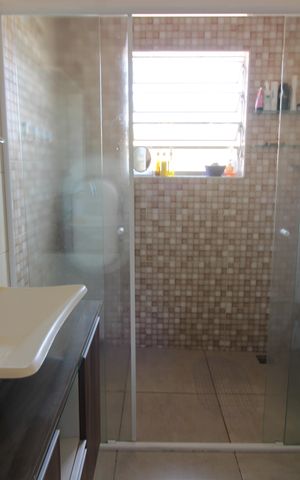 Casa à venda com 161m², 4 quartos e 2 vagasBanheiro Social casa 1